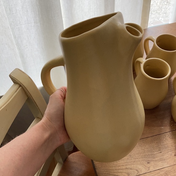 Vintage Spanish earthenware pitcher and cup set - Picture 4 of 7